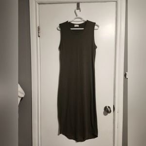 ✨️Aritzia/ Wilfred Free✨️ Olive Green Heathered Rayon Midi Dress